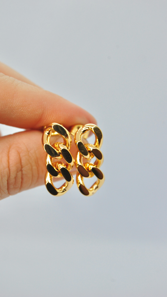 Tres Curb Chain Earrings