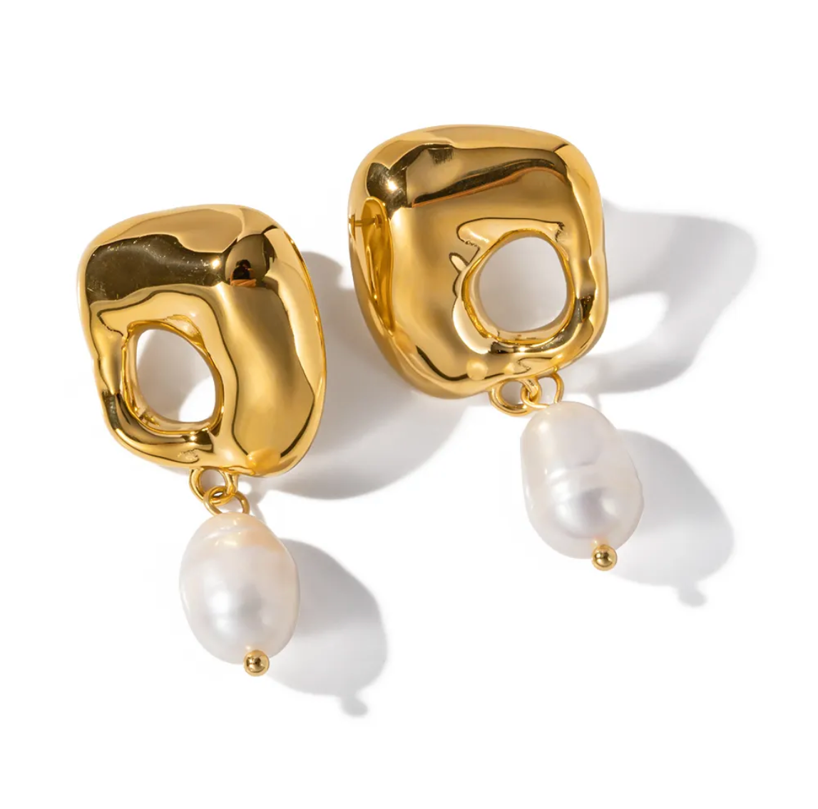 Verona Pearl Earrings