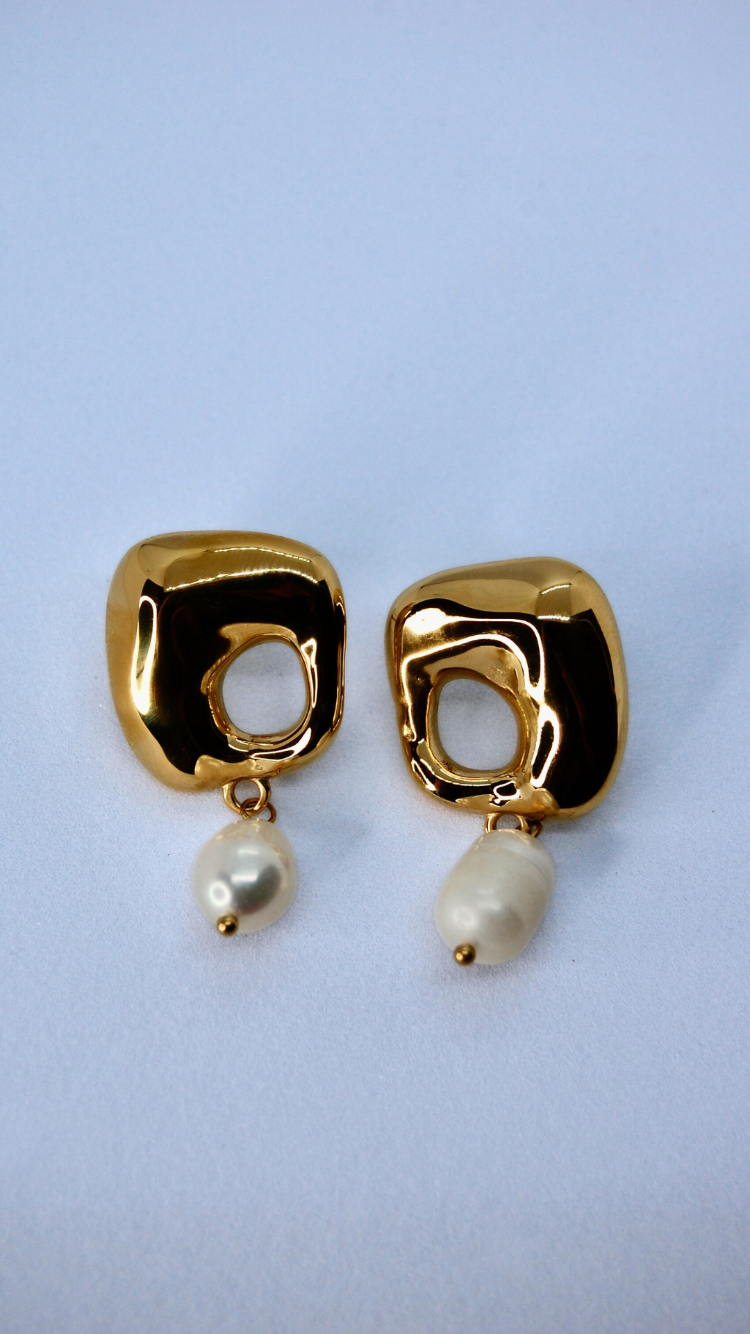 Verona Pearl Earrings