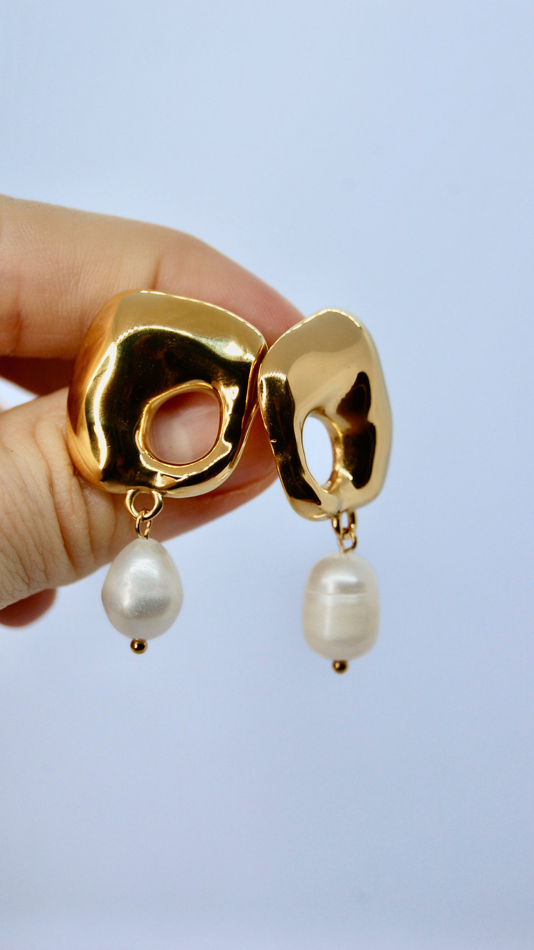 Verona Pearl Earrings